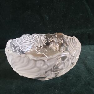 #Vintage Crystal Floral Glass Bowl Mikasa ? Froasted Design